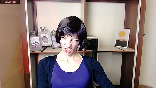 Snapshot of _AngeliaFlow_ chatting on October 9, 7:20 am AngeliaFlow online show from October 9, 7:20 am