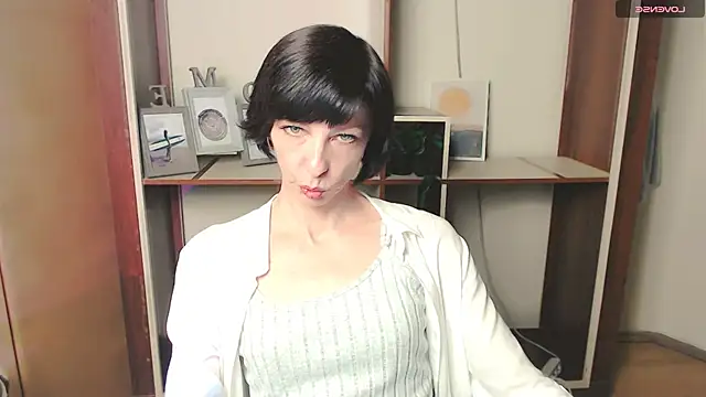 Snapshot of _AngeliaFlow_ chatting on October 20, 7:09 am AngeliaFlow online show from October 20, 7:09 am