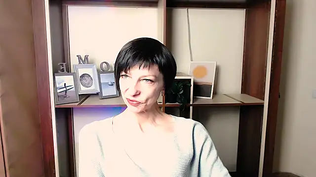  AngeliaFlow  online show from November 25, 7:52 am