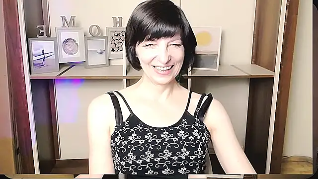 Snapshot of _AngeliaFlow_ chatting on June 27, 9:37 am AngeliaFlow online show from June 27, 9:37 am