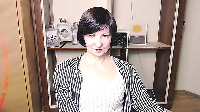  AngeliaFlow  online show from April 15, 8:20 am