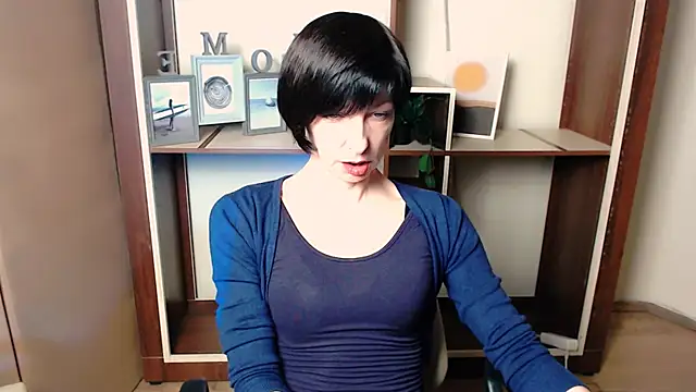  AngeliaFlow  online show from December 16, 7:12 am