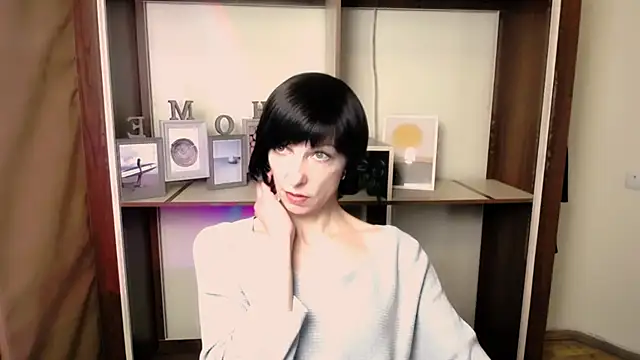  AngeliaFlow  online show from January 7, 4:34 pm