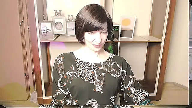  AngeliaFlow  online show from May 11, 9:10 am
