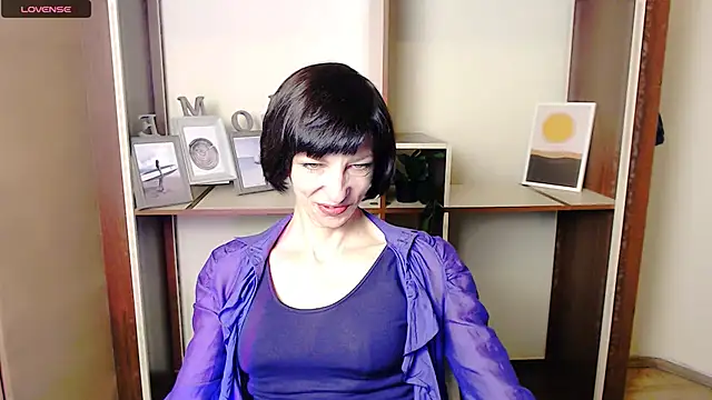 Snapshot of _AngeliaFlow_ chatting on October 8, 6:37 am AngeliaFlow online show from October 8, 6:37 am