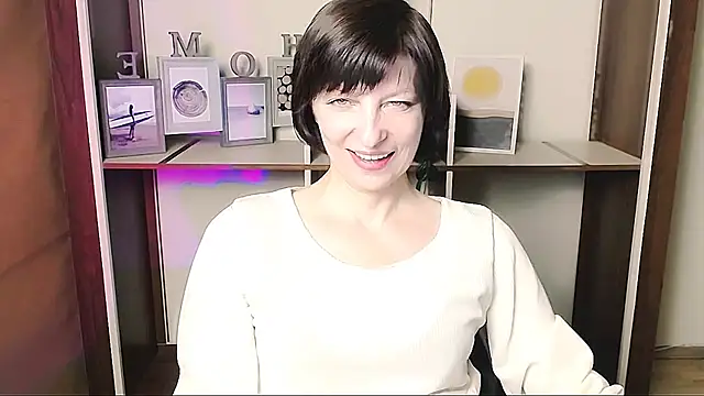 Snapshot of _AngeliaFlow_ chatting on June 24, 7:29 am AngeliaFlow online show from June 24, 7:29 am