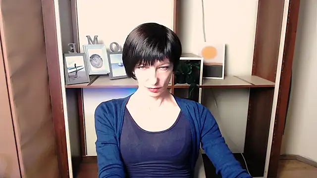  AngeliaFlow  online show from November 18, 7:33 am