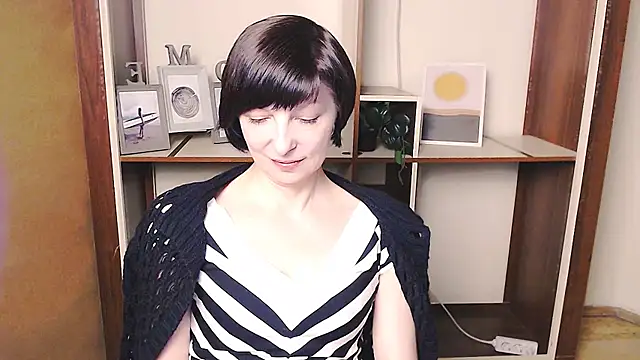  AngeliaFlow  online show from April 4, 9:49 am