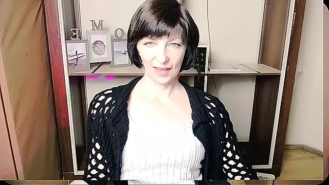 Snapshot of _AngeliaFlow_ chatting on June 12, 7:17 am AngeliaFlow online show from June 12, 7:17 am