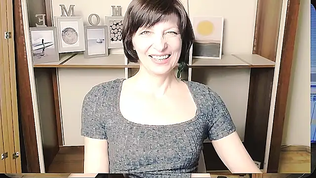 Snapshot of _AngeliaFlow_ chatting on June 23, 8:01 am AngeliaFlow online show from June 23, 8:01 am