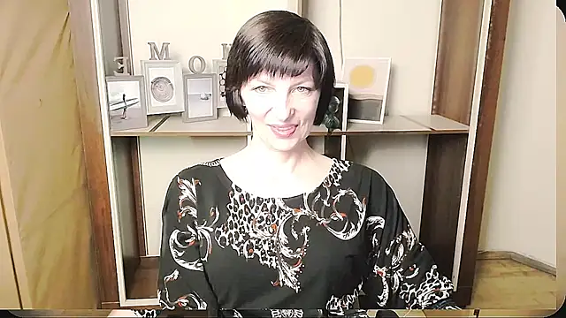 Snapshot of _AngeliaFlow_ chatting on June 7, 8:30 am AngeliaFlow online show from June 7, 8:30 am