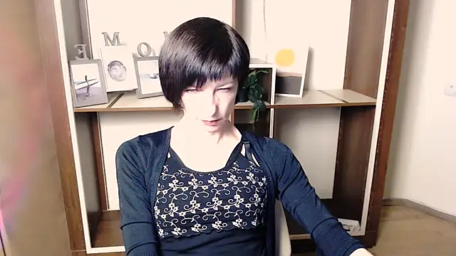  AngeliaFlow  online show from December 2, 7:43 am