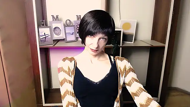  AngeliaFlow  online show from December 3, 8:25 am