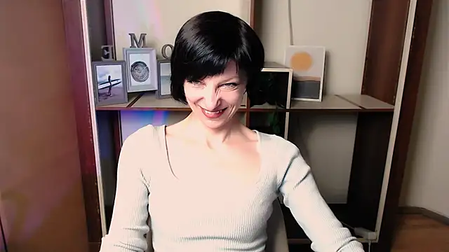  AngeliaFlow  online show from December 20, 7:44 am