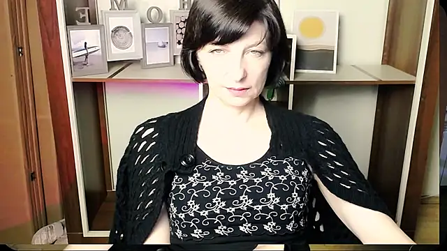 Snapshot of _AngeliaFlow_ chatting on July 12, 6:36 am AngeliaFlow online show from July 12, 6:36 am