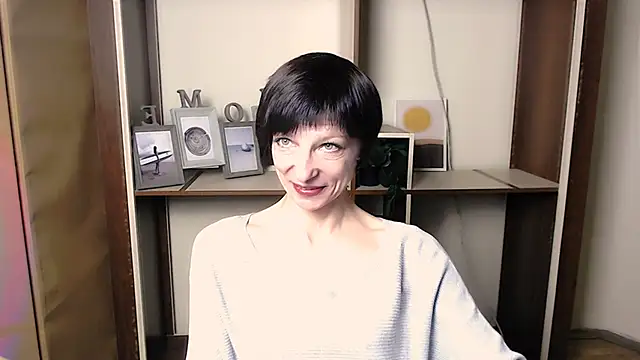  AngeliaFlow  online show from November 17, 8:07 am