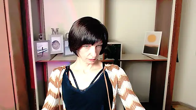 Snapshot of _AngeliaFlow_ chatting on October 3, 6:48 am AngeliaFlow online show from October 3, 6:48 am