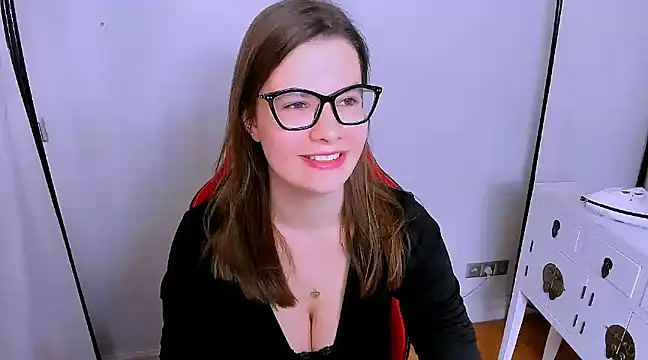 Snapshot of CarolineFlirt chatting on March 7, 9:17 pm CarolineFlirt online show from March 7, 9:17 pm
