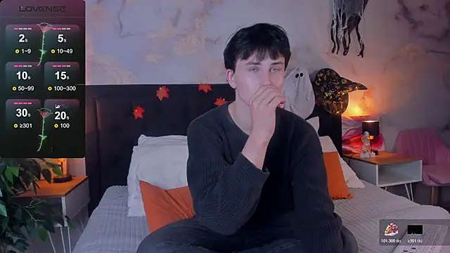 Snapshot of AdrianoAubert chatting on November 4, 10:08 am AdrianoAubert online show from November 4, 10:08 am