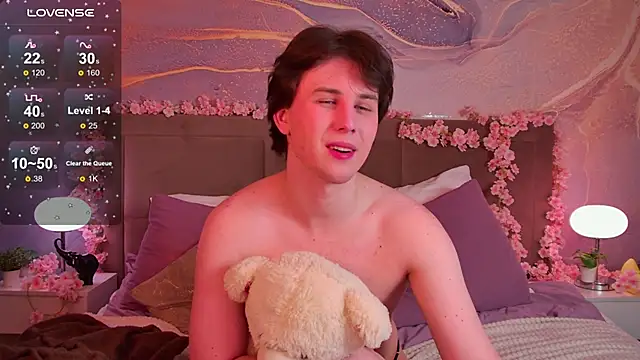 Snapshot of AdrianoAubert chatting on February 7, 3:20 pm AdrianoAubert online show from February 7, 3:20 pm