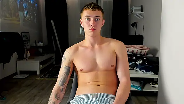 crazybottom99 online show from May 10, 5:26 pm