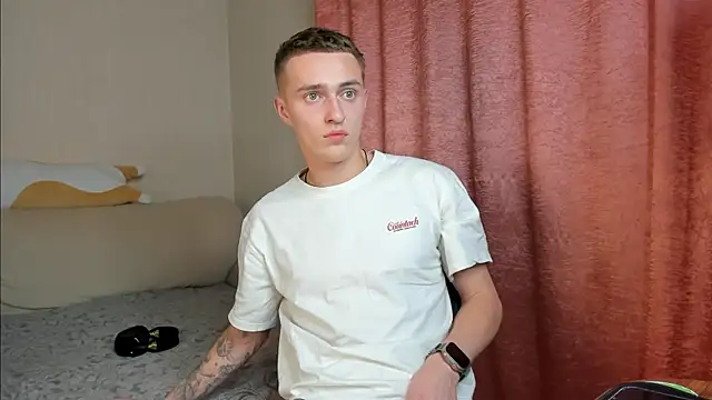 crazybottom99 online show from October 30, 6:38 pm