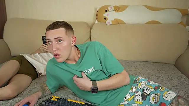 crazybottom99 online show from October 24, 5:23 pm