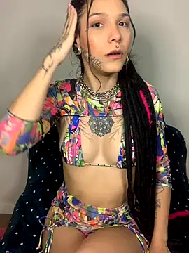 nickelfie online show from October 30, 10:35 am