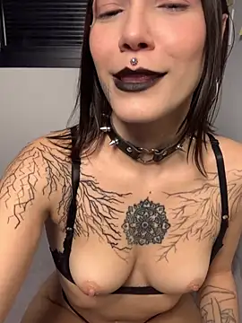 nickelfie online show from May 30, 1:50 pm