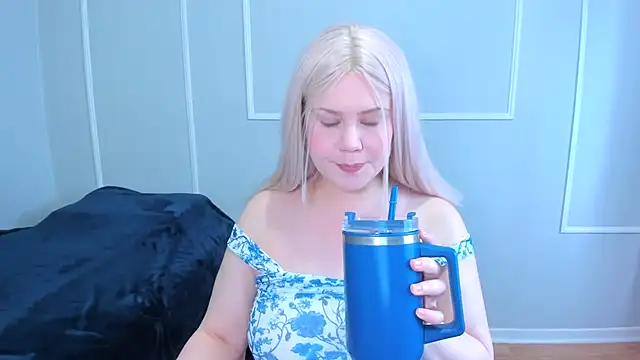 Snapshot of _leana_ chatting on October 4, 3:46 pm leana online show from October 4, 3:46 pm