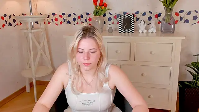 Snapshot of MarianAytes chatting on February 13, 7:42 pm MarianAytes online show from February 13, 7:42 pm