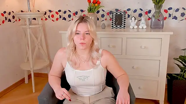 Snapshot of MarianAytes chatting on February 13, 1:37 pm MarianAytes online show from February 13, 1:37 pm