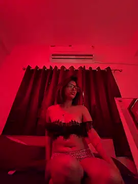 kissmebishh online show from May 23, 9:19 am
