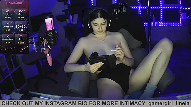 Snapshot of Gamergirl-Linela chatting on June 10, 12:23 am Gamergirl-Linela online show from June 10, 12:23 am