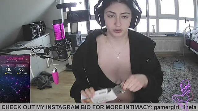 Snapshot of Gamergirl-Linela chatting on October 1, 3:05 pm Gamergirl-Linela online show from October 1, 3:05 pm