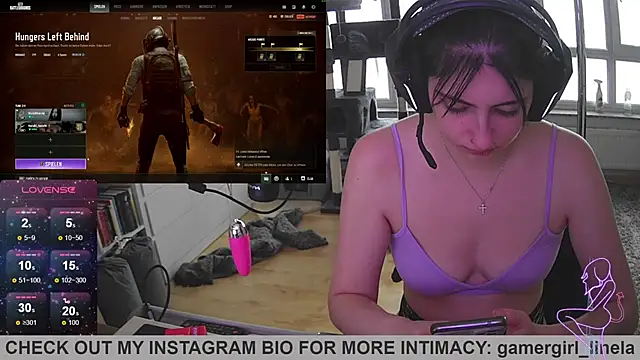 Snapshot of Gamergirl-Linela chatting on October 4, 1:45 pm Gamergirl-Linela online show from October 4, 1:45 pm