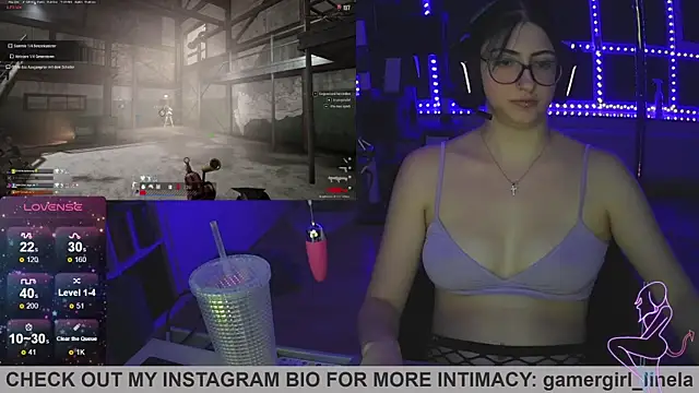 Snapshot of Gamergirl-Linela chatting on October 5, 1:51 am Gamergirl-Linela online show from October 5, 1:51 am