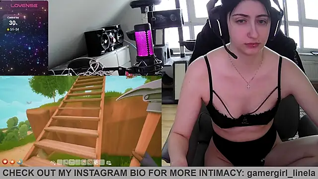 Snapshot of Gamergirl-Linela chatting on June 12, 2:48 pm Gamergirl-Linela online show from June 12, 2:48 pm