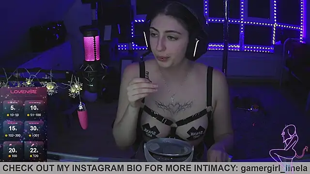 Gamergirl-Linela online show from November 11, 5:52 pm