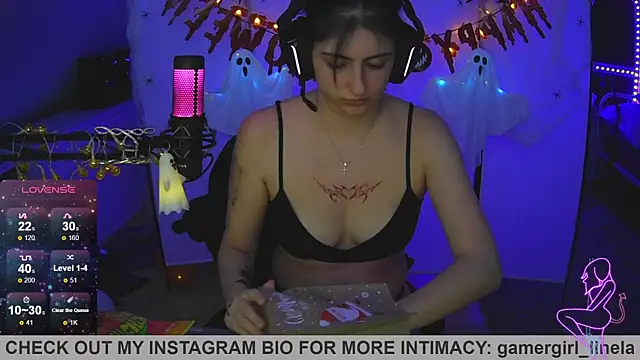 Gamergirl-Linela online show from November 1, 5:03 am