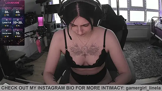 Snapshot of Gamergirl-Linela chatting on June 19, 3:56 am Gamergirl-Linela online show from June 19, 3:56 am