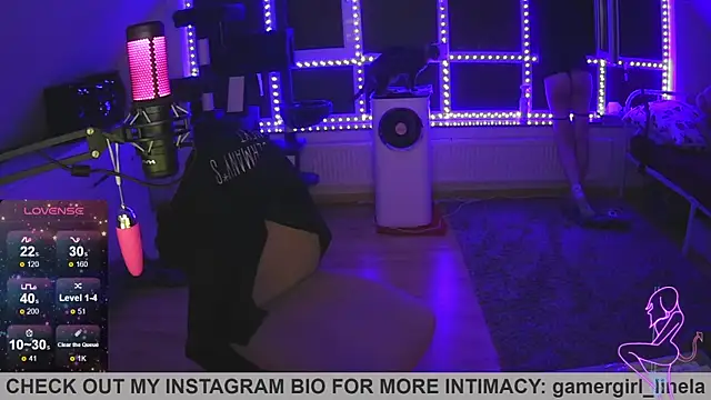 Snapshot of Gamergirl-Linela chatting on September 19, 4:16 am Gamergirl-Linela online show from September 19, 4:16 am