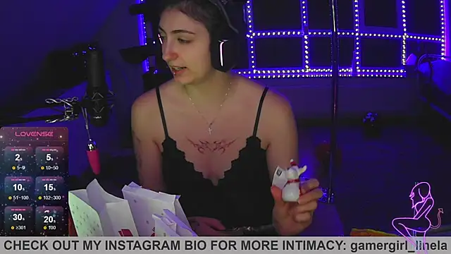 Gamergirl-Linela online show from November 1, 5:07 pm