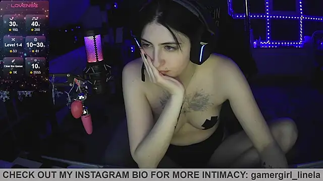 Snapshot of Gamergirl-Linela chatting on June 20, 10:37 pm Gamergirl-Linela online show from June 20, 10:37 pm