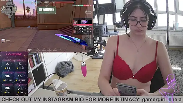 Snapshot of Gamergirl-Linela chatting on September 29, 2:01 pm Gamergirl-Linela online show from September 29, 2:01 pm
