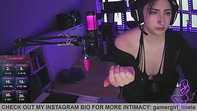Snapshot of Gamergirl-Linela chatting on October 9, 3:45 pm Gamergirl-Linela online show from October 9, 3:45 pm