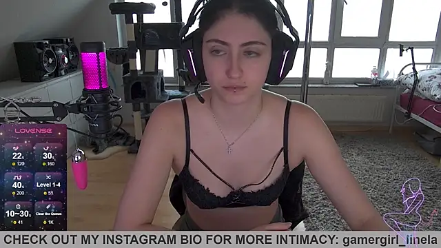 Snapshot of Gamergirl-Linela chatting on September 22, 12:33 pm Gamergirl-Linela online show from September 22, 12:33 pm