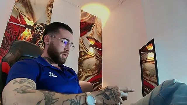 Luke davis01 online show from November 18, 2:42 pm