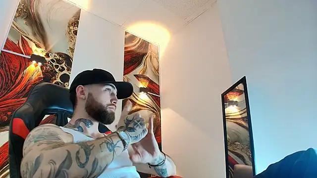 Luke davis01 online show from June 17, 12:59 pm
