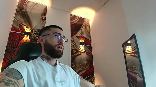 Luke davis01 online show from October 3, 12:50 pm